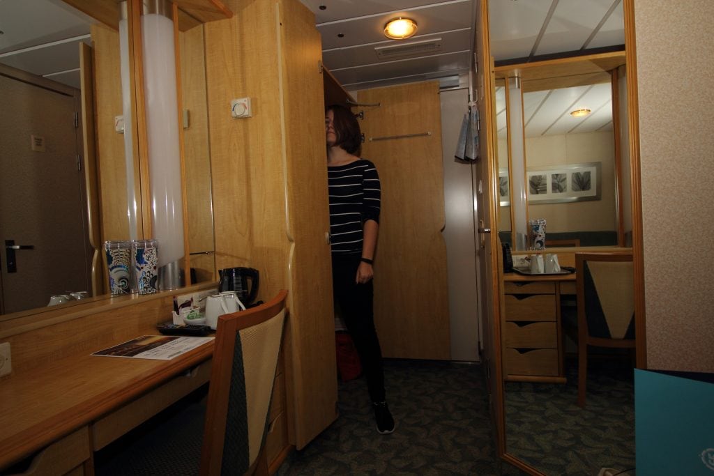 independence of the seas inside cabin wardrobe royal caribbean cruise