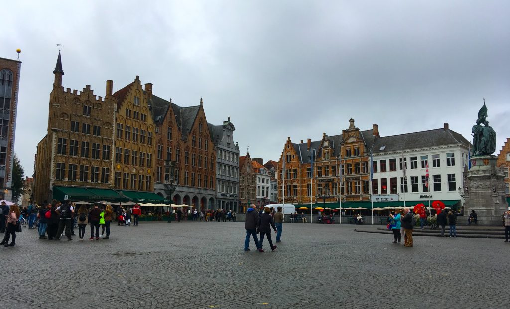 bruges belgium town square centre tour