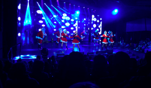 msc meraviglia christmas show santa dancing