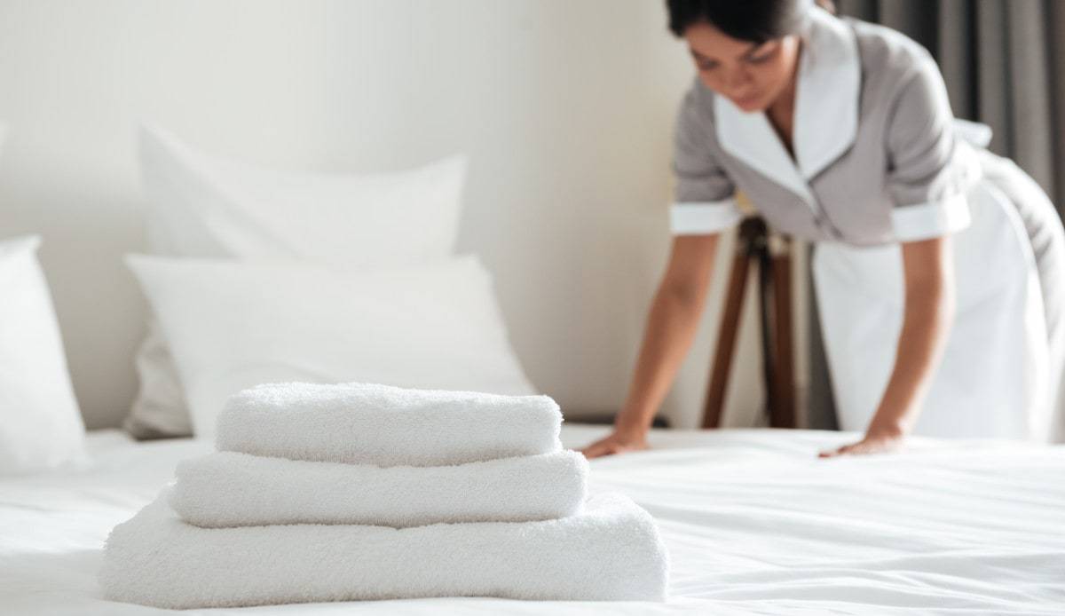 Cruise Ship Housekeeping: Responsibilities, Salaries And Benefits ...