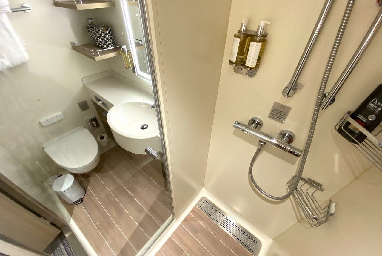 p&o iona bathroom inside cabin shampoo and shower