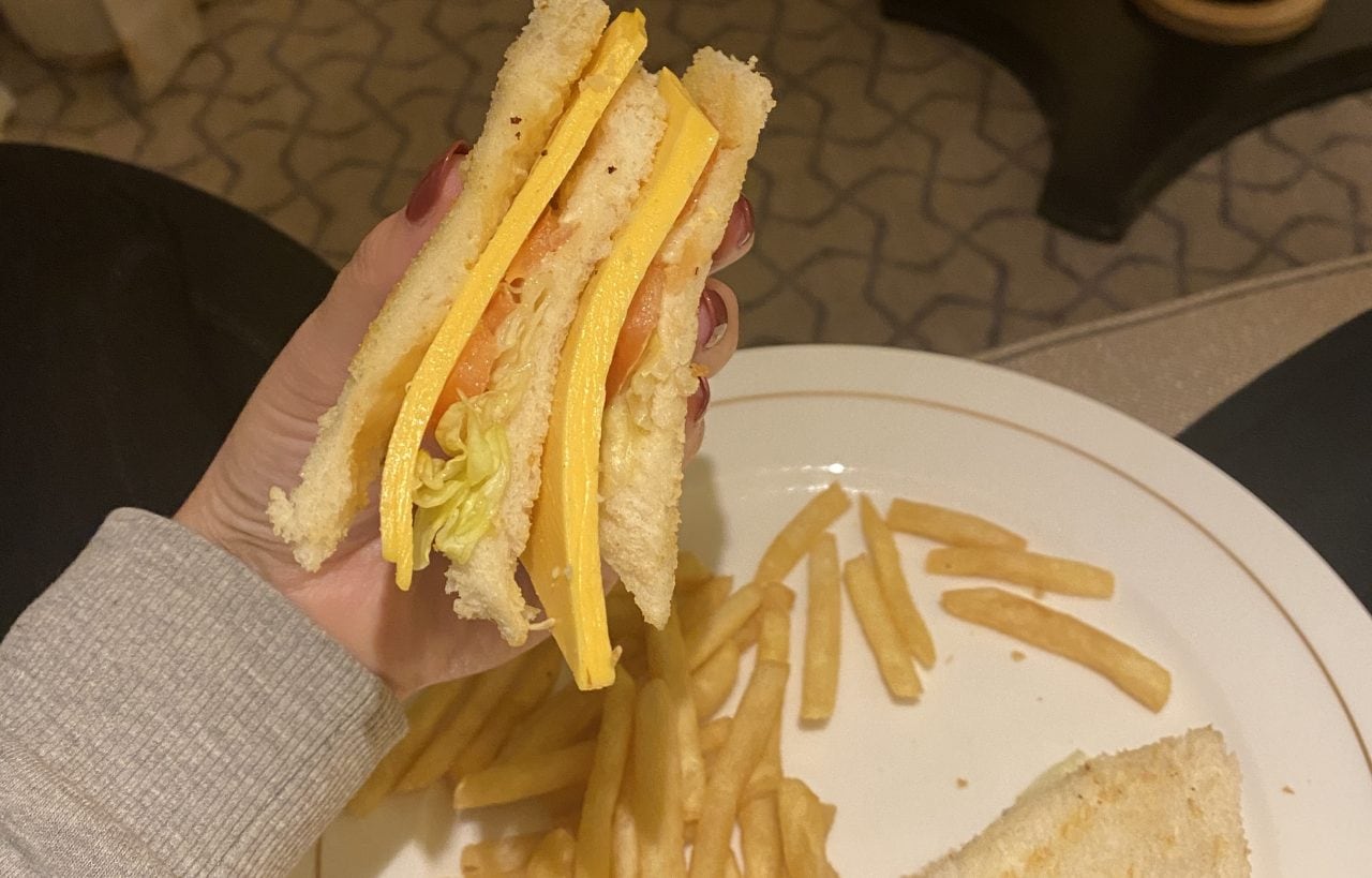 queen mary 2 room service vegetarian option cheese sandwich