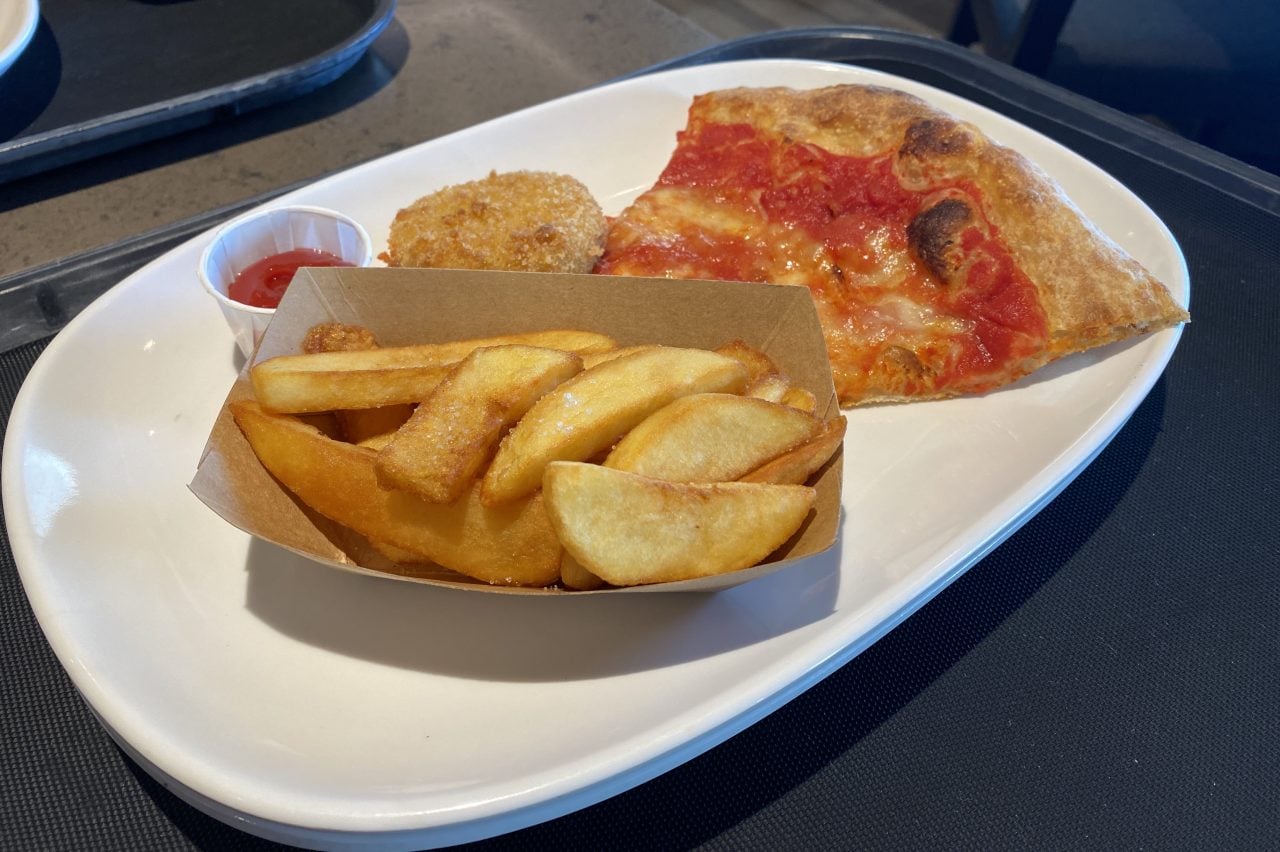 msc cruises buffet pizza and chips 