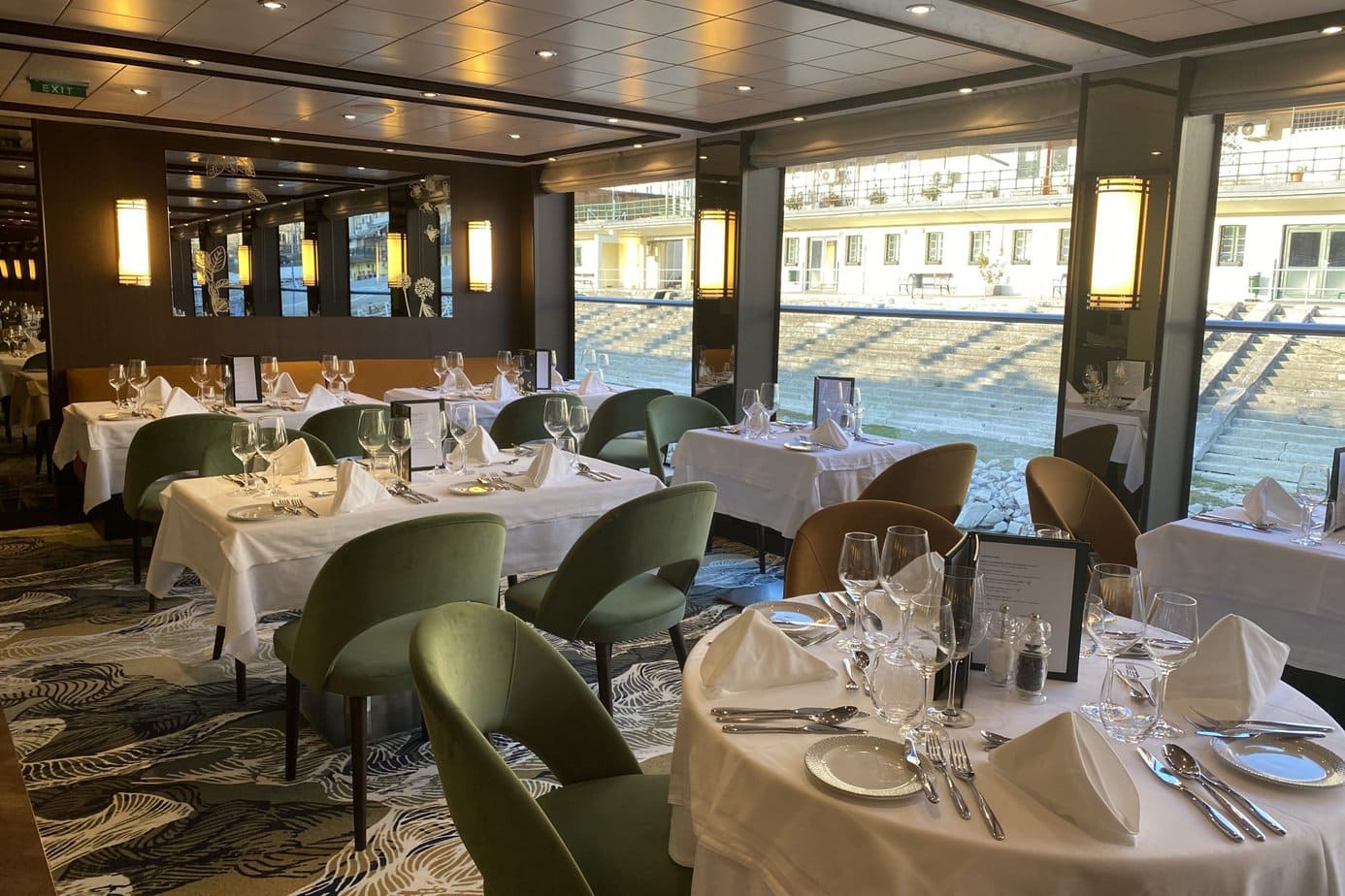 tui river cruise main restaurant dining tables
