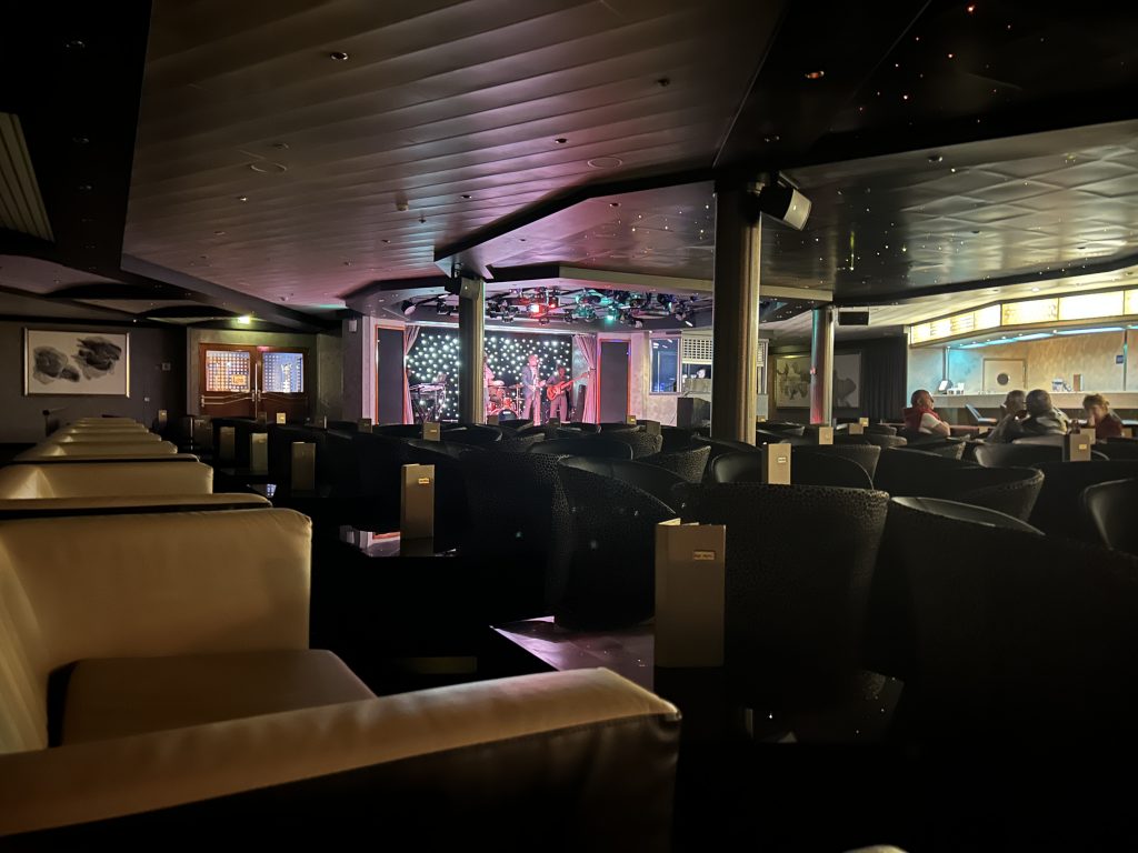 norwegian sun entertainment bliss lounge