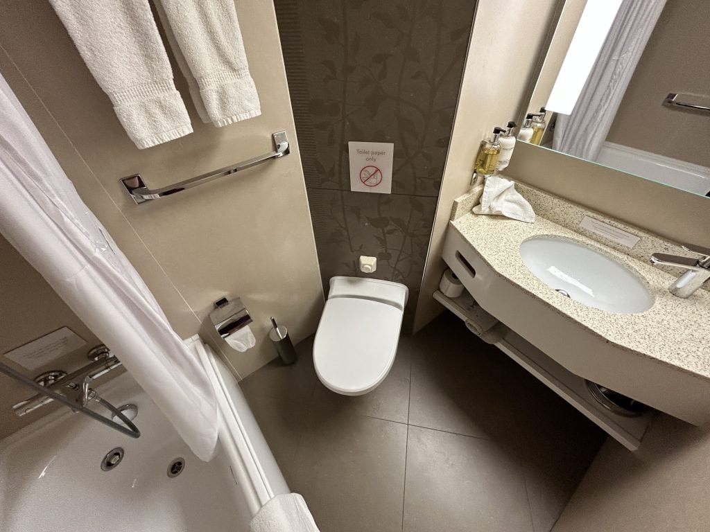 fred olsen bolette bathroom in balcony cabin with bath