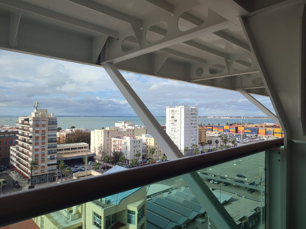 iona cruise ship deluxe balcony cabin