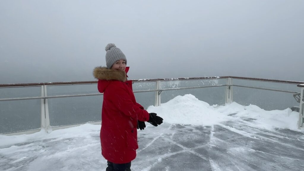 Havila Polaris Snow on deck, Emma cruises