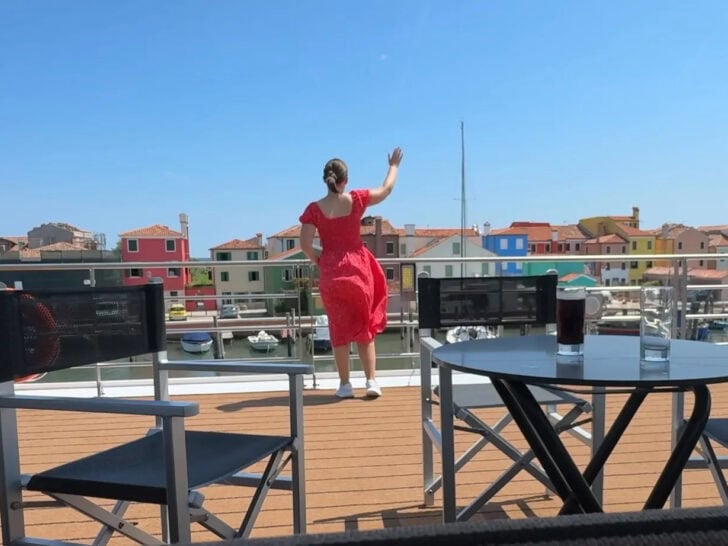 Emma Cruises waving, Venice