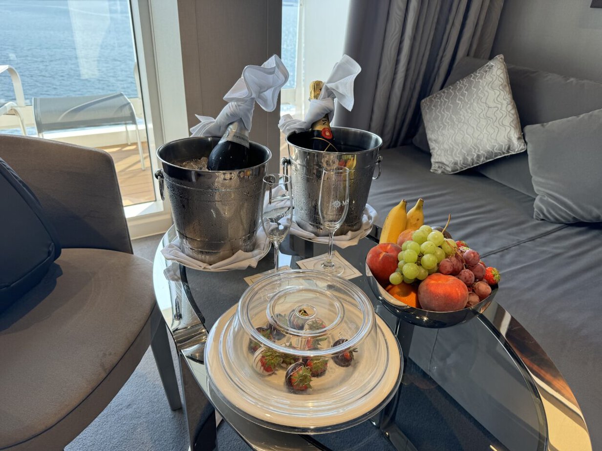 MSC Euribia Champagne and fruit in room