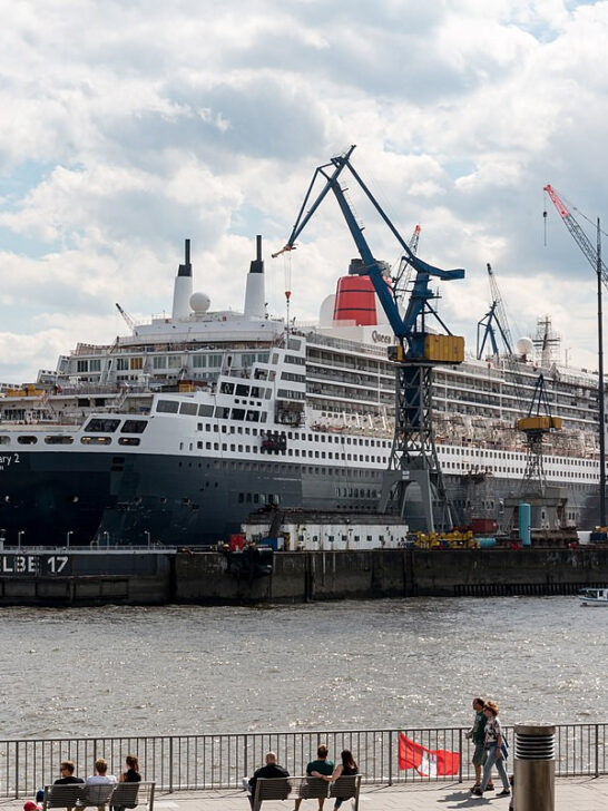 Dry dock QM2