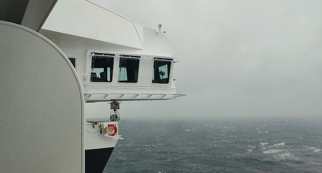 Queen Mary 2, rough seas, transatlantic crossing