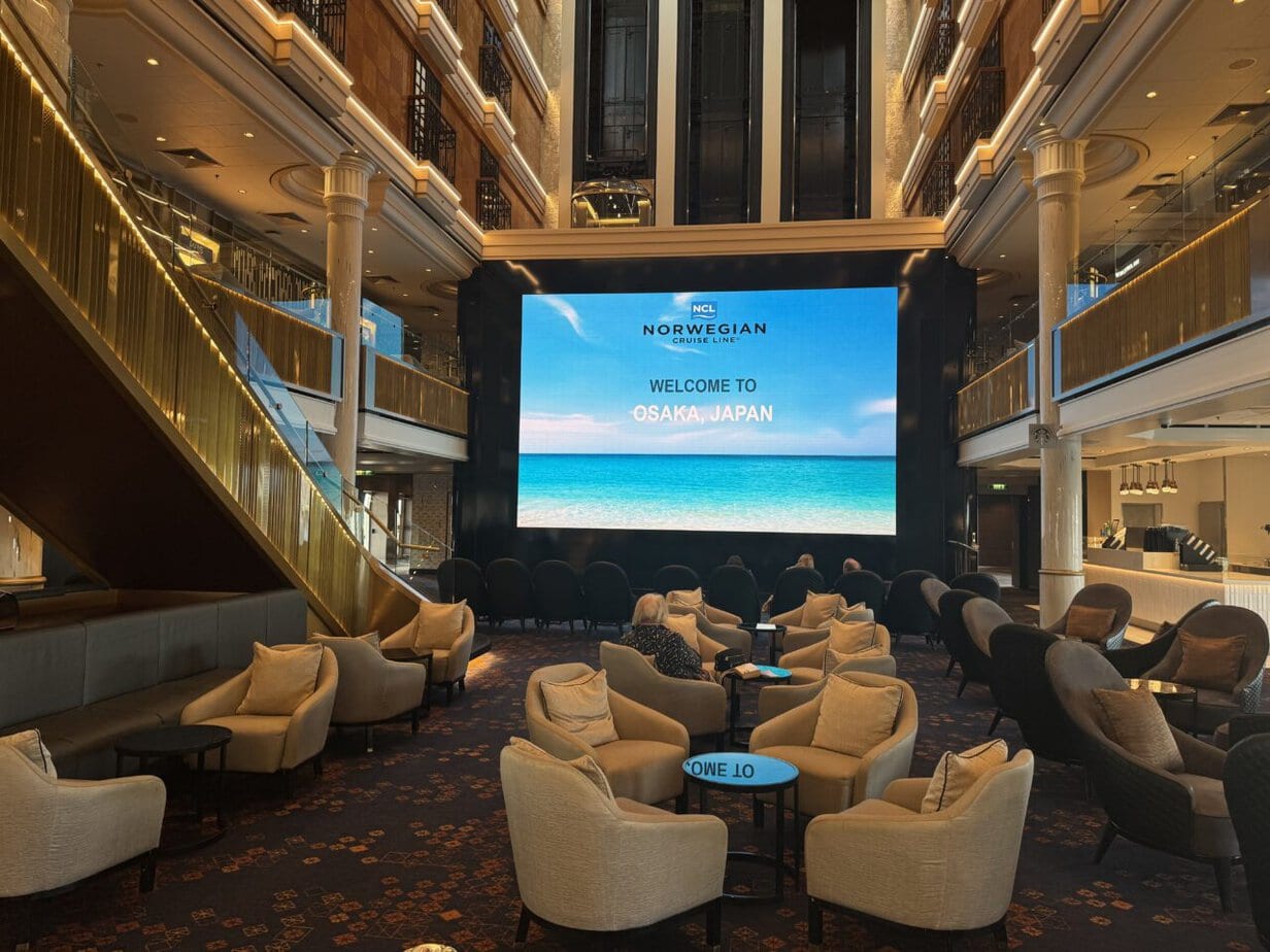 Norwegian Spirit atrium